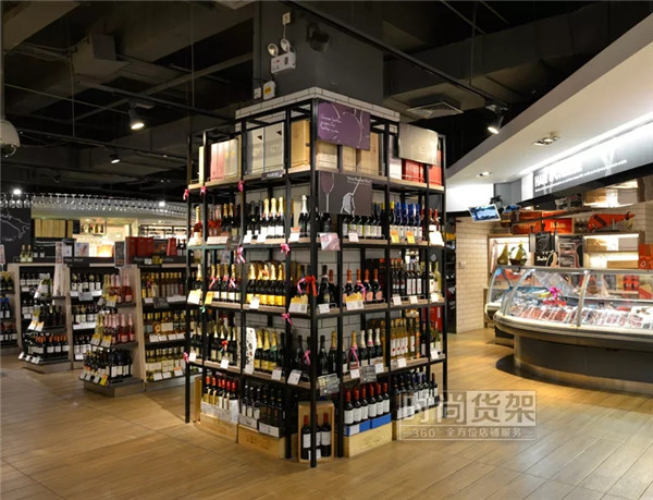 超市紅酒展示區
